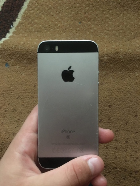 Apple iPhone SE