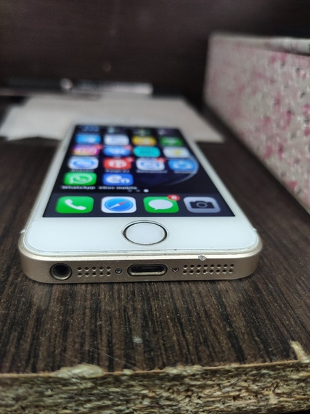 Apple iPhone SE