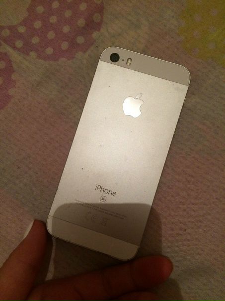 Apple iPhone SE