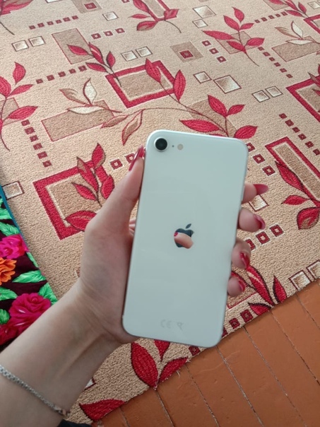 Apple iPhone SE (2020) 128 ГБ